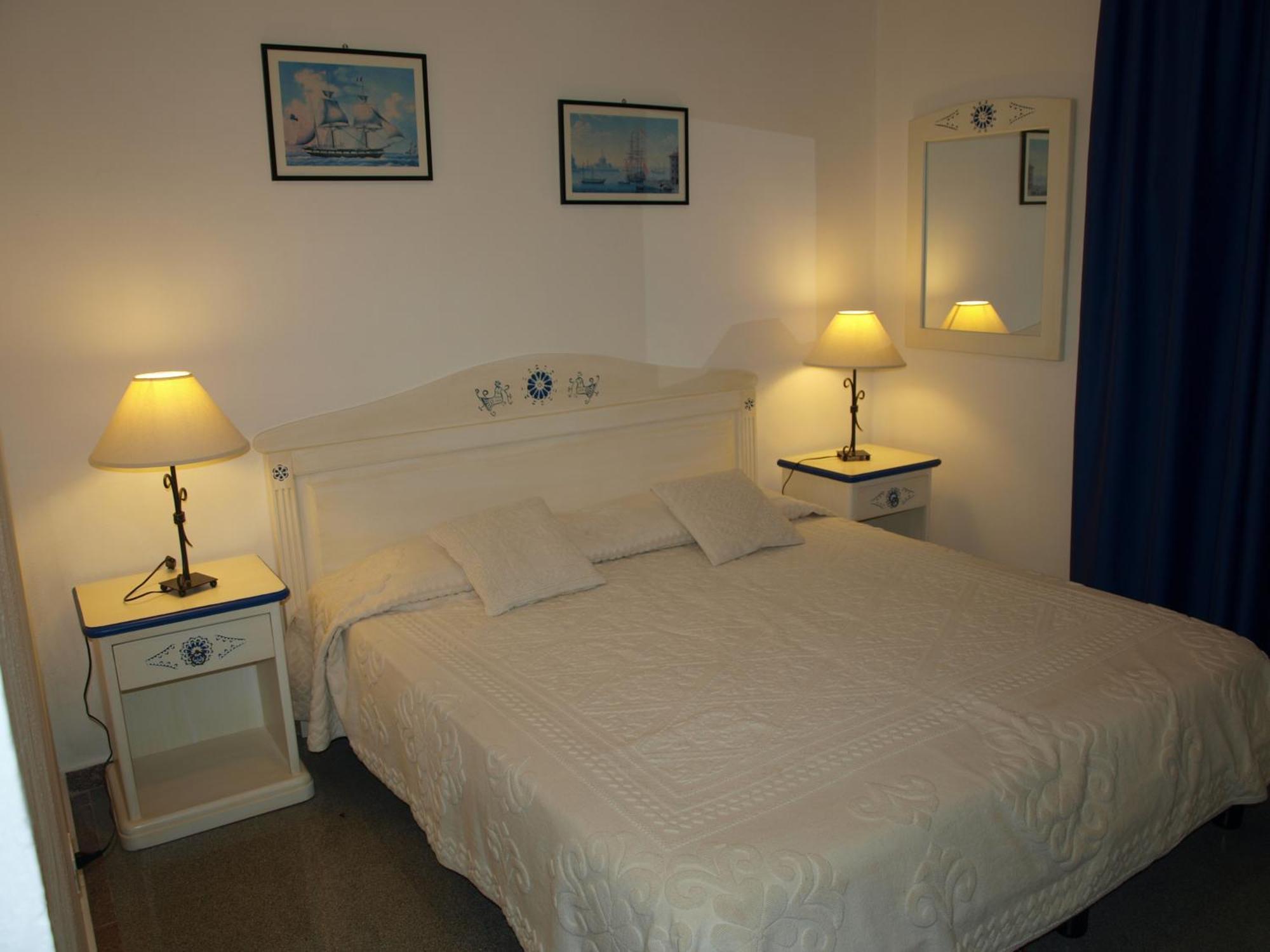 Hotel La Conchiglia La Maddalena  Cameră foto